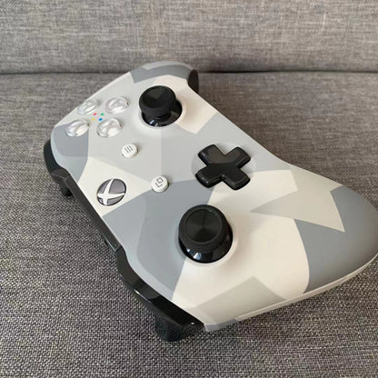 XBOX WIRELESS GAMEPAD