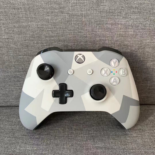 XBOX WIRELESS GAMEPAD
